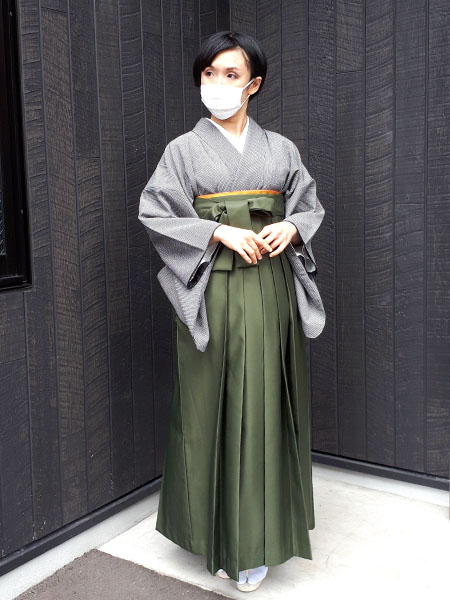 送料無料人気294　教員様　高級ウール袴　袴コーディネート　一つ紋　正絹長襦袢　フルセット 着物・浴衣